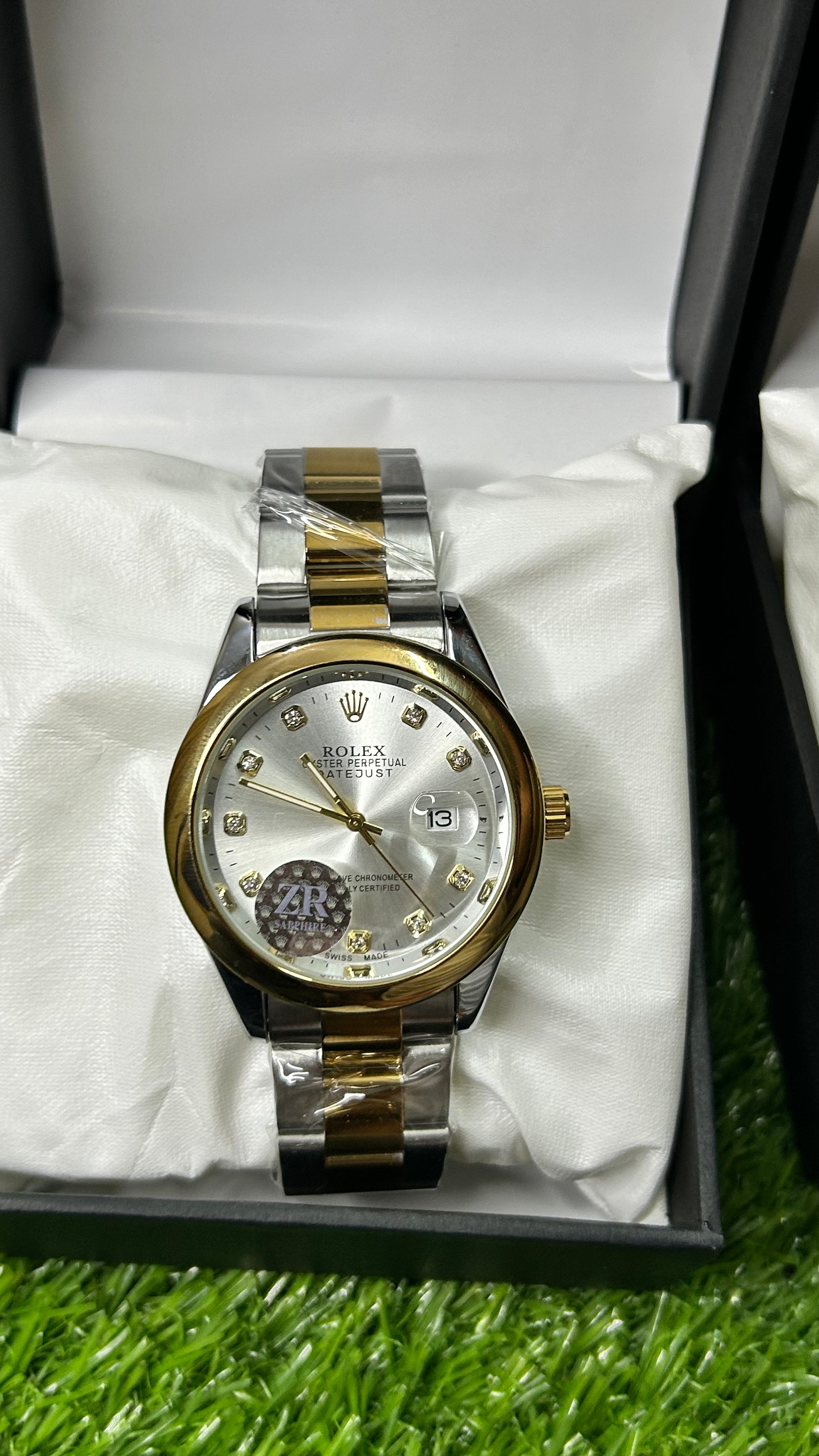 Men’s Two-Tone Luxury Watch – Diamond Dial, Date Display & Steel Bracelet