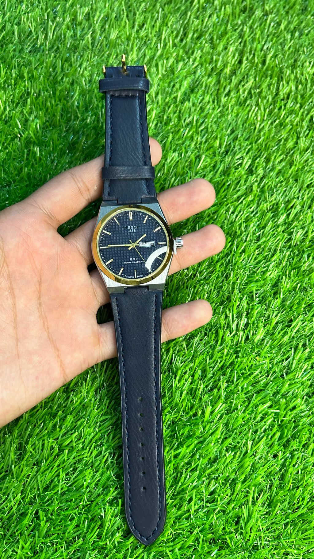 Men’s Luxury Black & Gold Dial Watch – Black Leather Strap, Day & Date Display